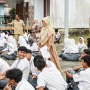 Minta Generasi Berakhlak, tapi Tak Peduli Gurunya Hidup Serba Kekurangan
