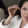 4 Rekomendasi Serum Flek Hitam yang Cocok untuk Kulit Sensitif, Formula Lembut Tanpa Iritasi