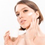 4 Pelembap Retinol Ampuh Pudarkan Bekas Jerawat dan Muluskan Tekstur Kulit
