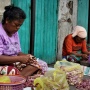 Ketika Barang Kecil Terasa Mewah: Membaca Paradoks Biaya Hidup Indonesia