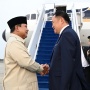 Momen Akrab Prabowo dan PM Anutin, Antar Sampai Tangga Pesawat