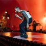 Konser Maroon 5: Momen yang Harus Dinikmati, Jangan Cuma Direkam!