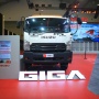 Truk Penyapu Jalan Isuzu GIGA FVR Dukung Layanan Publik Lebih Efisien