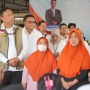 Kepala Bapanas dan Dirut Bulog Serahkan Langsung Bantuan Pangan Kepada Warga Surabaya