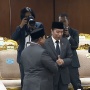 Sambil Tertawa, Jokowi Acungkan Jempol ke Prabowo Usai Dengar Pidato Kenegaraan