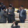 Saling Lempar Senyum, Jokowi Beri Jempol Usai Dengarkan Pidato Prabowo