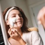 4 Clay Mask Ampuh Bersihkan Pori untuk Cegah Bruntusan pada Kulit Berminyak