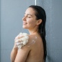 5 Body Wash dengan Scrub Halus untuk Perawatan Kulit Bersih Menyeluruh