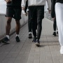 4 Sepatu yang Nyaman Dipakai Jalan 20.000 Langkah per Hari, Gak Bikin Kaki Cepat Pegal