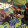 Perang di Gaza, Warga Palestina Gunakan Toilet Darurat Zaman Purba