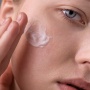 3 Pilihan Sunscreen dengan Efek Mendinginkan Wajah Sesuai Review dan Harga