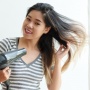 Hair Dryer vs Air-Dry: Cara Mana yang Lebih Aman untuk Rambut?
