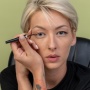 5 Eyeliner Pen Terbaik untuk Mata Sipit dan Monolid, Bebas Smudge!