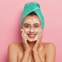 9 Rekomendasi Sabun Cuci Muka Fungal Acne Safe yang Tidak Memicu Bruntusan