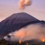5 Gunung Aktif di Indonesia Kompak Erupsi, PVMBG Keluarkan Zona Merah