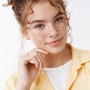 Apakah Freckles di Wajah Bisa Hilang Sendiri atau Butuh Treatment?