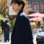5 Mix and Match Outfit Kasual ala Lee Jun Young, Bikin Gaya Makin Stylish