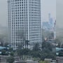 Api Masih Merah! 105 Personel Cari Korban Kebakaran Apartemen Pavilion Tanah Abang yang Terjebak