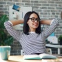 Kerja Secukupnya, Hidup Sepenuhnya: Saat Gen Z Mulai Ubah Definisi Sukses