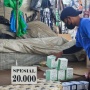 Imbas Abu Anak Krakatau, Stok Masker di Jakarta Selatan Perlahan Ludes dan Harga Mulai Naik
