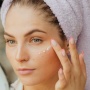 Urutan Penggunaan Krim Pagi dalam Skincare, Tetap Wajib Pakai Sunscreen!