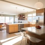 Punya Dapur Menyatu dengan Ruang Tamu? Perhatikan Aturan Feng Shui Ini agar Rezeki Tetap Lancar!