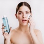 Apakah Micellar Water Saja Sudah Cukup untuk Membersihkan Sunscreen Waterproof?