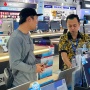 Belanja Elektronik Makin Mudah via Online, Ini Alasan Konsumen Masih Datang ke Toko