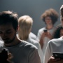 Gengsi di Atas Fungsi, Mengapa Kita Terobsesi dengan iPhone?