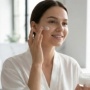 4 Moisturizer yang Ampuh Pudarkan Dark Spot dan Bikin Wajah Cerah Merata