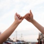 5 Zodiak Ini Dikenal Paling Setia Kawan dan Selalu Membela Teman