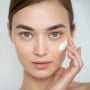 9 Moisturizer Terbaik untuk Mengatasi Warna Kulit Tidak Merata Usia 30-an