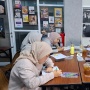 Membaca, Memahami, dan Merefleksi: Seni Menjaga Fokus di Tengah Serbuan Gawai