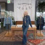 Rose BLACKPINK Menyulap Denim Klasik Jadi Lebih Personal