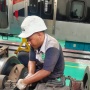KAI dan INKA Rawat 7 Trainset KRL iE305