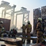 Api Hanguskan Deretan Kontainer ISO Tank di Terminal NPCT 1 Priok, 14 Unit Damkar Diterjunkan