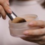 Bedak Tabur yang Bagus Merek Apa? Ini 7 Rekomendasinya yang Awet Menahan Minyak