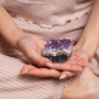 Manfaat Batu Kristal Rose Quartz dan Amethyst di Kamar, Bikin Tidur Lebih Nyenyak?