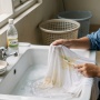 5 Cara Menghilangkan Bau Ketiak di Baju yang Membandel, Praktis Modal Bahan Dapur