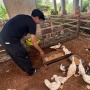 Di Bawah Tol Desari, Kolong Boys Mengajak Anak Muda Berkawan dengan Sampah