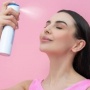 Bye Kusam dan Lelah di Siang Hari! 4 Spray Serum Vitamin C Bikin Glowing