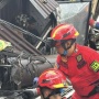 Reklame Roboh Timpa 3 Bangunan di Bandung, 4 Orang Sempat Terjebak