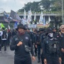 Puluhan Ribu Buruh Demo di DPR, 4.998 Personel Disiagakan Kawal Aksi