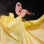 Menyikapi Rasa Posesif dengan Kegenitan Elegan ala Syahrini, 'Seperti Itu?'