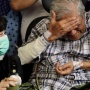 Tangis Mahathir Mohamad Pecah di Pusara Siti Hasmah, Kenangan 70 Tahun Bersama Berakhir Pilu