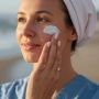 4 Barrier Sunscreen Andalan Buat Kulit Kering Cegah Dehidrasi dan Iritasi