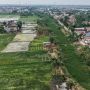 Eceng Gondok Tutupi Kali Pisang Batu di Bekasi