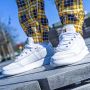 5 Rekomendasi Sneakers Putih Terbaik untuk Mix and Match Harian