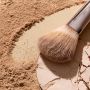 Bedak Tabur Dulu atau Bedak Padat? Ini Urutan yang Benar Menurut MUA