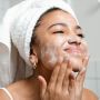 5 Sabun Cuci Muka Retinol untuk Atasi Penuaan: Bikin Wajah Halus, Cerah, dan Kencang